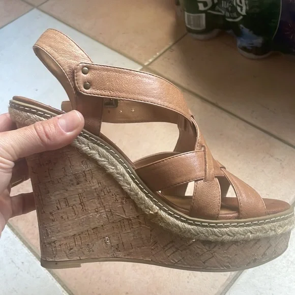 Steve Madden camel wedges - Picture 6 of 8